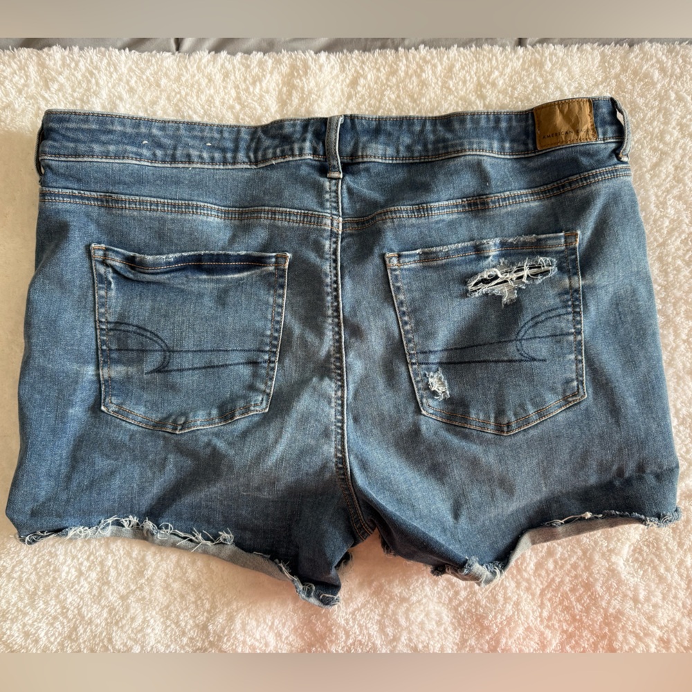 American Eagle Outfitters Women's Ripped Blue Jean Shorts - Picture 4 of 4